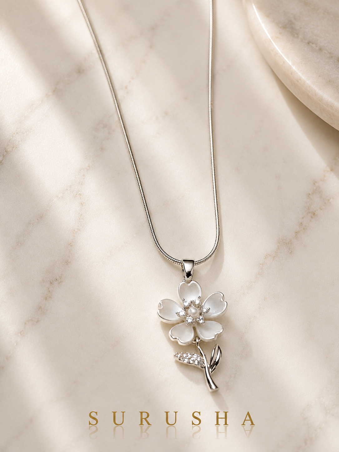 Elegant Flower Pendant Chain